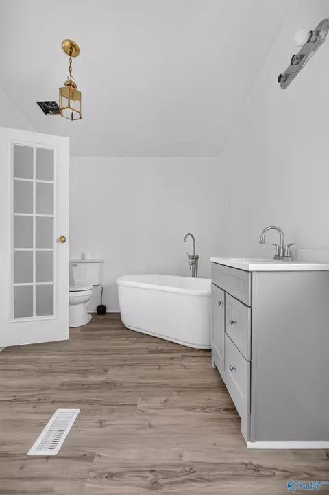Bath - 33 Ted St, Ohatchee, AL 36271 photo 3 of 5