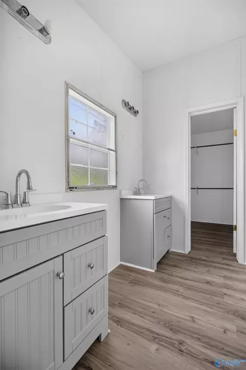 Bath - 33 Ted St, Ohatchee, AL 36271 photo 2 of 5