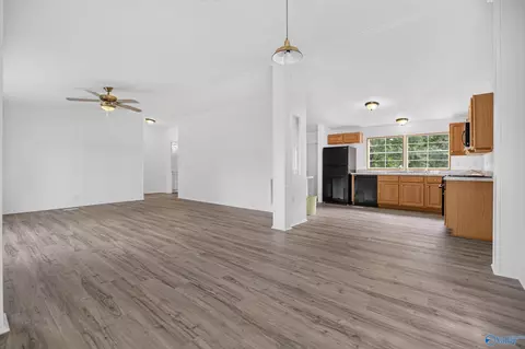 Living - 33 Ted St, Ohatchee, AL 36271 photo 6 of 7