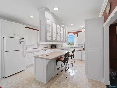 Kitchen - 452 Sharpford Rd, Somerville, AL 35670 photo 2 of 4