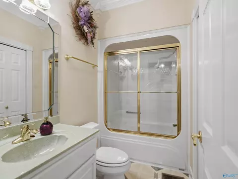 Bath - 452 Sharpford Rd, Somerville, AL 35670 photo 3 of 4