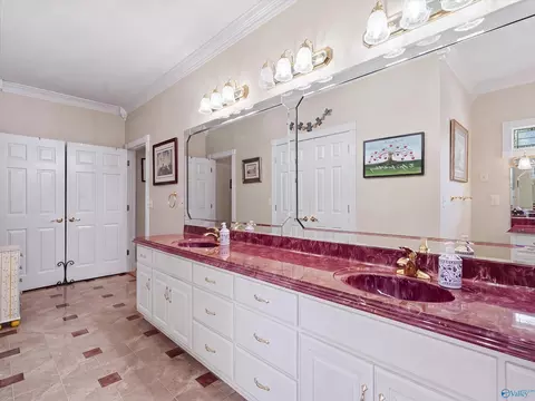 Bath - 452 Sharpford Rd, Somerville, AL 35670 photo 2 of 4