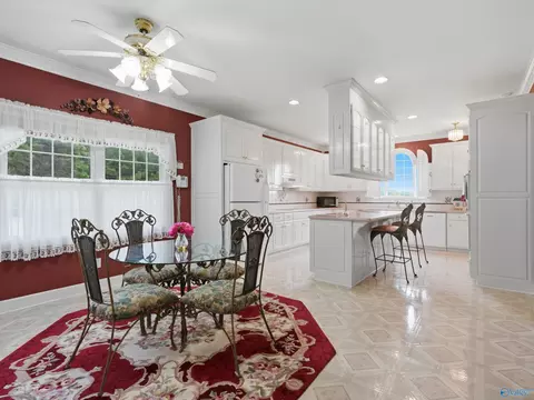 Dining - 452 Sharpford Rd, Somerville, AL 35670 photo 2 of 4