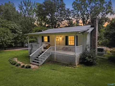 4812 Fry Gap Rd, Guntersville, AL 35976
