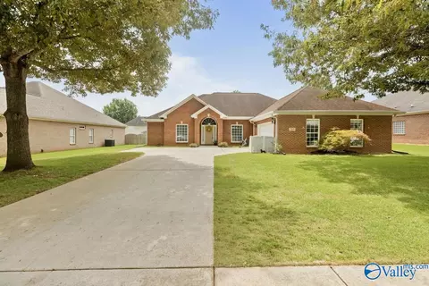 705 Wade Rd, Owens Cross Roads, AL 35763