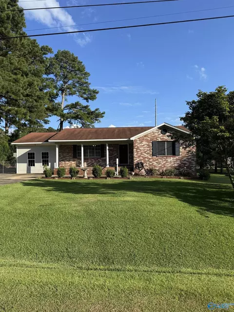 2689 Hillcrest Dr, Southside, AL 35907