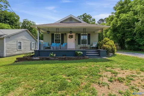 5592 Winchester Rd, New Market, AL 35761