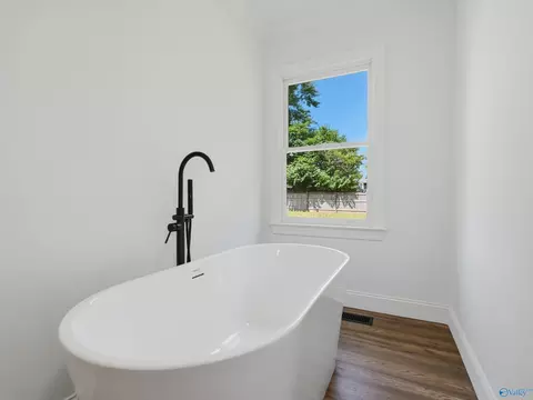 Bath - 42 1st Ave, Grant, AL 35747 photo 5 of 8