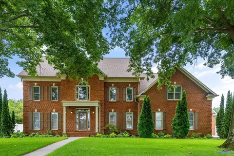 122 Hidden Creek Dr, Huntsville, AL 35806