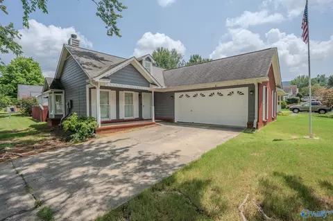 147 Hollington Dr, Huntsville, AL 35811