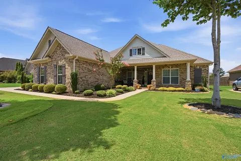 32 Forest Meadow Blvd, Huntsville, AL 35824