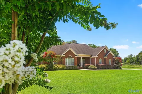 92 Garmon Rd, Gadsden, AL 35901