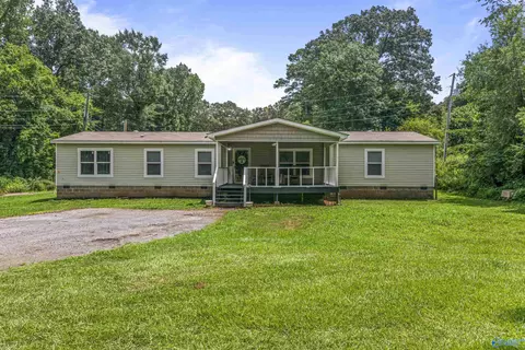 979 Perkins Wood Rd, Hartselle, AL 35640