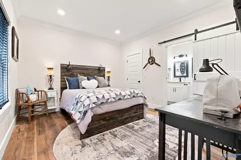 Bedroom - 1889 Scenic Dr, Section, AL 35771 photo 4 of 6