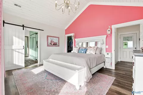 Bedroom - 1889 Scenic Dr, Section, AL 35771 photo 3 of 6