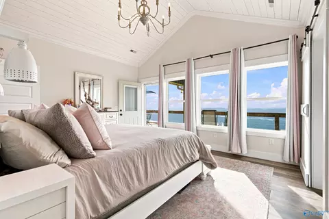 Bedroom - 1889 Scenic Dr, Section, AL 35771 photo 2 of 6