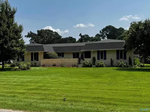2721 Hunterwood Dr, Decatur, AL 35603