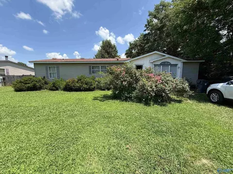 371 Will Holt Rd, Hazel Green, AL 35750