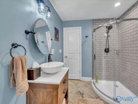 Bath - 444 Moss View Rd, Section, AL 35771 photo 3 of 3