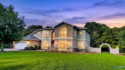 764 Justice St, Crossville, AL 35962