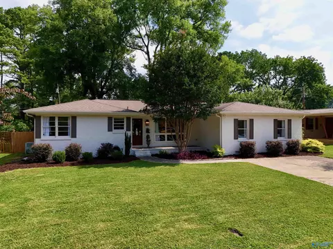1711 Sun Valley Rd, Huntsville, AL 35801