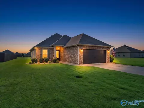 17422 Fieldway Cir, Harvest, AL 35749