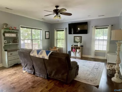 Living - 71 Forest Hill Rd, Trinity, AL 35673 photo 2 of 3