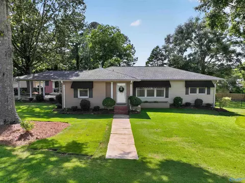 105 Country Club Dr, Gadsden, AL 35901
