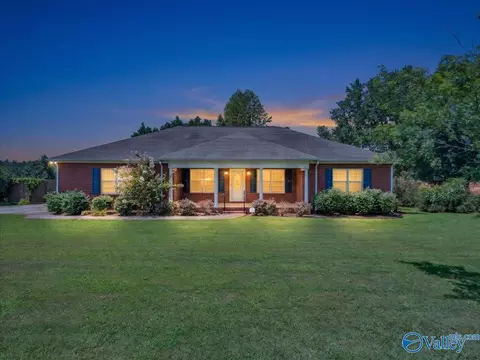 1008 Cimarron Dr, Scottsboro, AL 35769