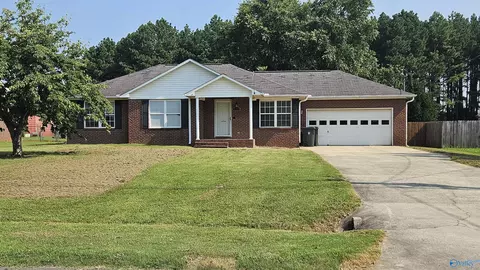 119 Elkwood Rd, Hazel Green, AL 35750