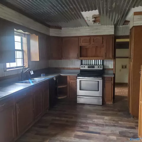 Kitchen - 177 County Road 514, Trinity, AL 35673 photo 1 of 2