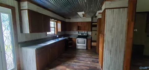 Kitchen - 177 County Road 514, Trinity, AL 35673 photo 2 of 2