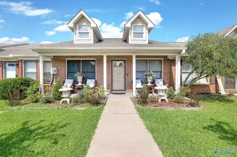 1954 E Brownstone Ct, Decatur, AL 35603