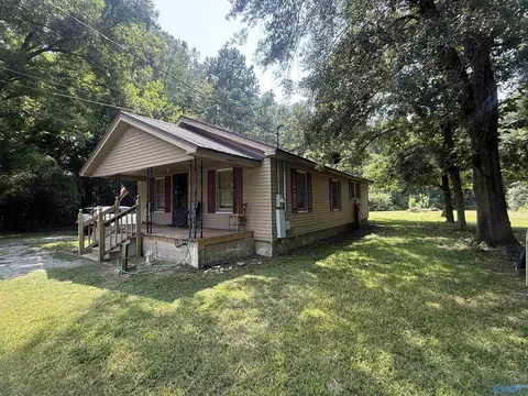 1915 Eastside Dr, Gadsden, AL 35904