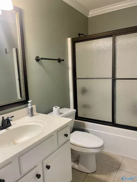 Bath - 176 Forest Home Dr, Trinity, AL 35673 photo 3 of 4