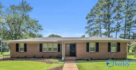 1825 Pennylane, Decatur, AL 35601