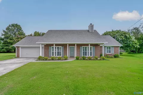 159 Word Ln, Harvest, AL 35749