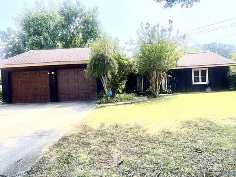 903 Wildwood Rd, Decatur, AL 35601