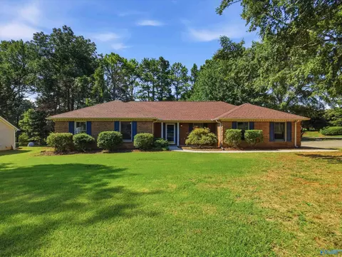 220 Bent Oak Cir, Harvest, AL 35749