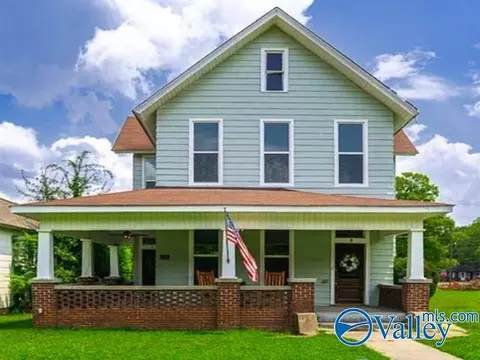 718 5th Ave SE, Decatur, AL 35601