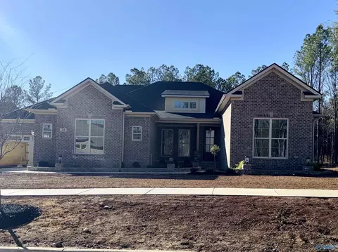 12 Bluff Crk, Huntsville, AL 35803