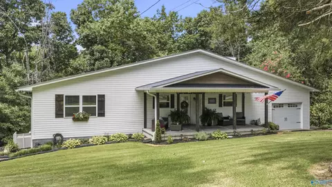 718 Scenic Rd, Fort Payne, AL 35967