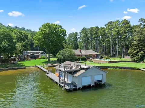 1720 Wyeth Dr, Guntersville, AL 35976