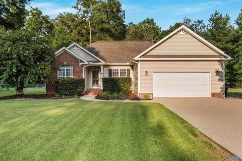 103 Hiawatha Pl, Rainbow City, AL 35906
