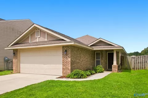 240 Bermuda Lakes Dr, Meridianville, AL 35759
