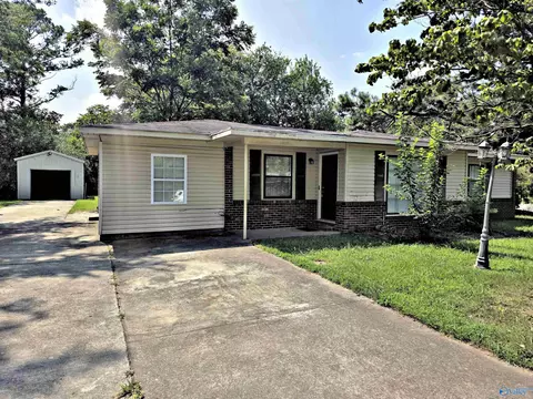 1429 6th Ave SW, Decatur, AL 35601