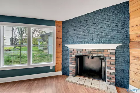 Living - 7739 Allison Cir, Athens, AL 35611 photo 7 of 9