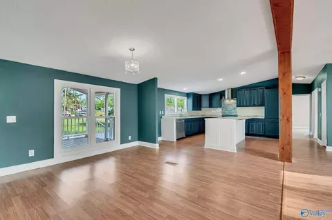 Living - 7739 Allison Cir, Athens, AL 35611 photo 3 of 9