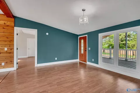 Living - 7739 Allison Cir, Athens, AL 35611 photo 2 of 9