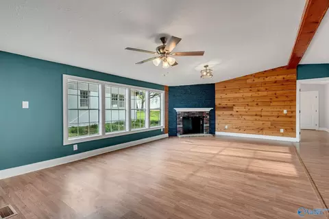 Living - 7739 Allison Cir, Athens, AL 35611 photo 5 of 9